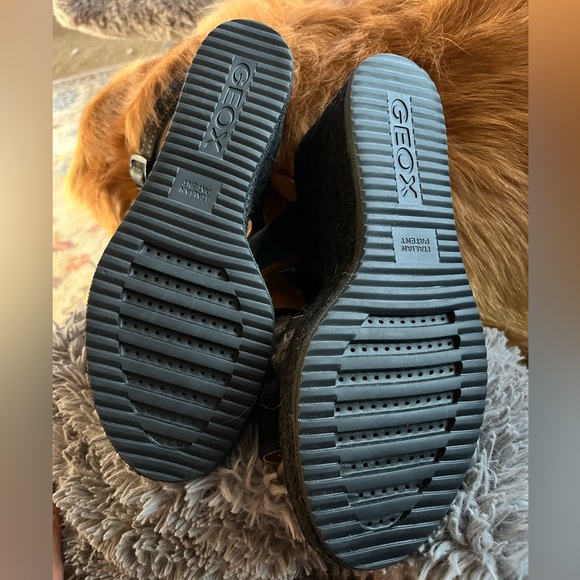 Geox Wedge Sandal, NWOT, Size 39, Black - Picture 5 of 6